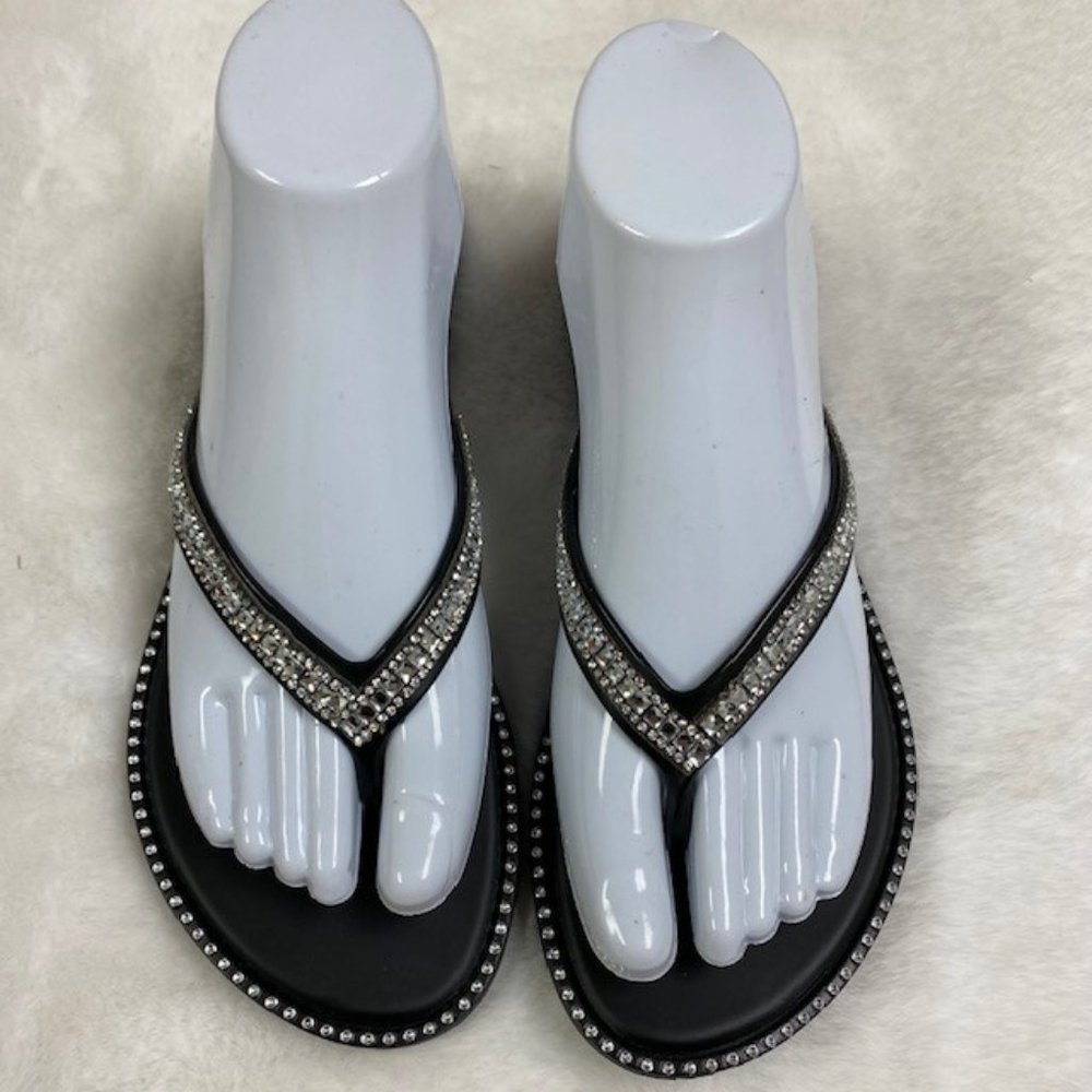 Gold Toe |‎ Black Rhinestone Flip-Flop's Sandals, size 7/8